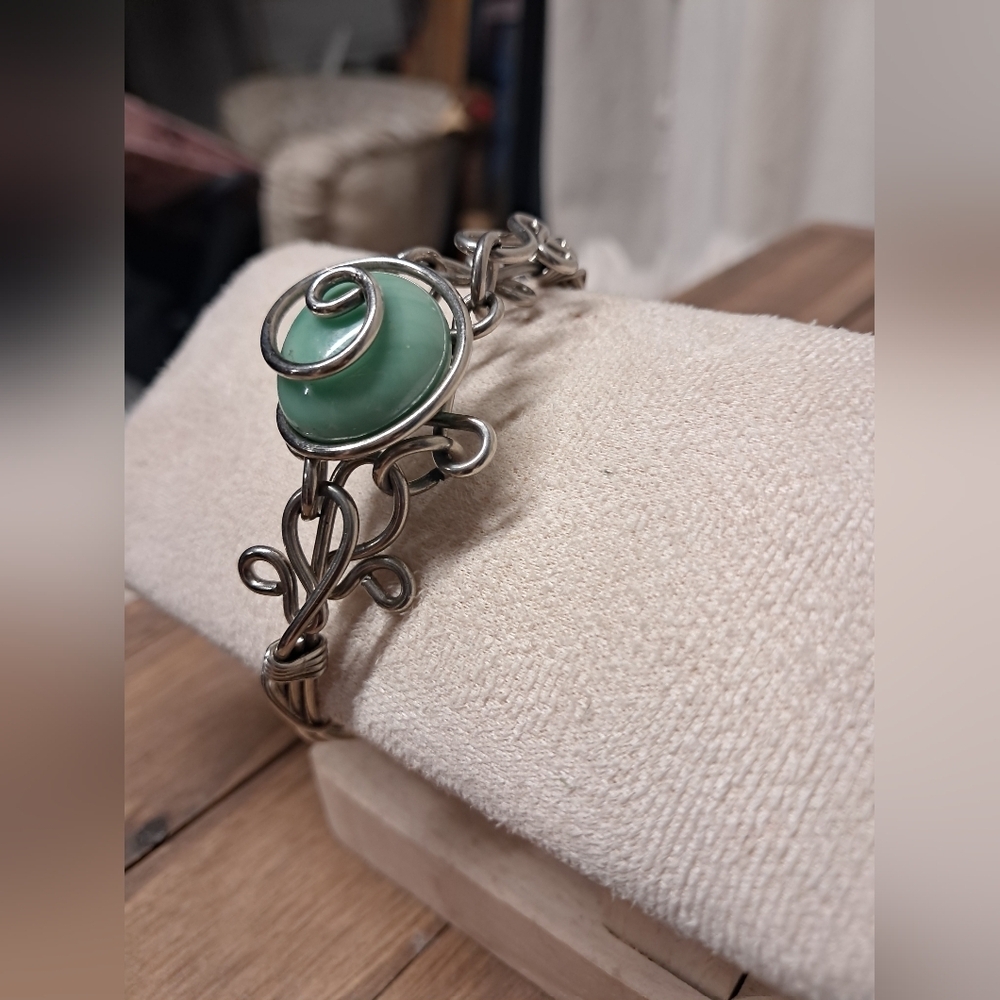 Silver and Green Wire Wrap Bracelet - Picture 4 of 6